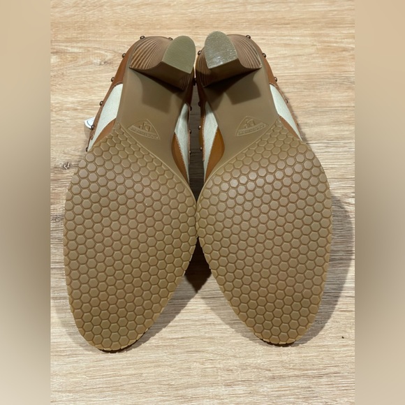 NEW Donald J Pilner Alexia Tan Canvas Studded Sportique Mule Size 7.5 - Picture 9 of 11